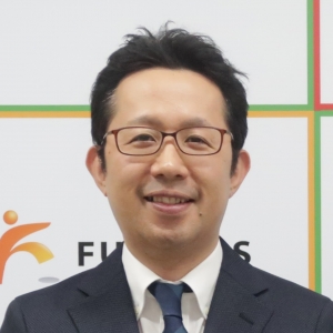 濱本写真2-min