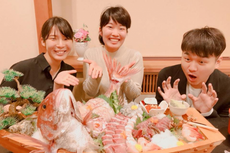 ホテル海望_社員とインターン生.jpg2